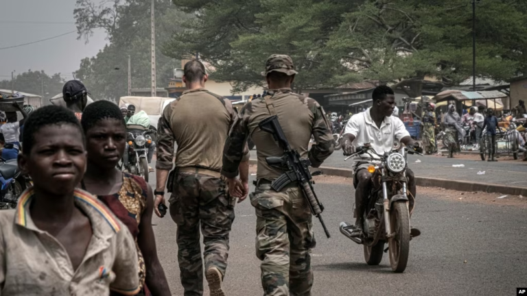 70 qof oo lagu dilay weerar ka dhacay waddanka Burkina Faso