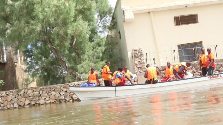 {DAAWO MUQAALKA} Siddee lagu soo badbaadiyay dadkii saarna doontii maanta ku degtay Fatahaada Baladweyne.