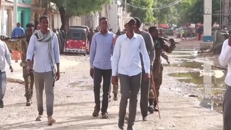 {DAAWO MUUQAALKA}  Gudoomiyaha Gobolka Hiiraan oo Mar kale amar ku soo rogay Shacabka Magaalada Baladweyne