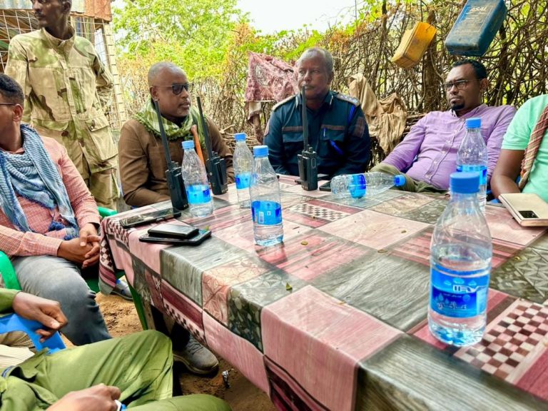 {DAAWO SAWIRADA} Odayaasha dhaqanka Degmada Ceelbaraf oo la kulmay mas’uuliyiin katirsan Maamulka Hirshabelle