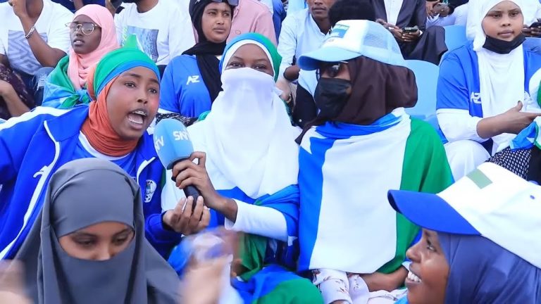 {DAAWO MUUQAALKA}  Taageerayaasha Jubbaland Oo Wacdaro ka dhigay Stadium Muqdisho