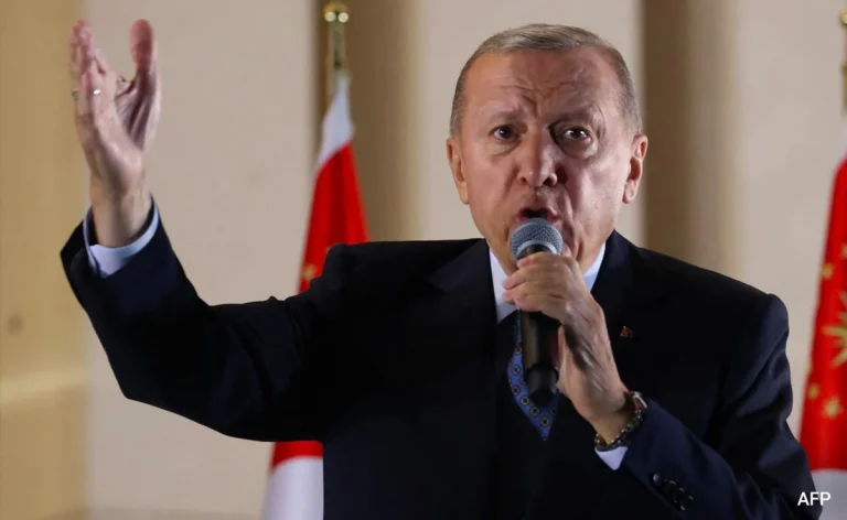 Erdogan oo wacad ku maray inuu taageerayo halganka kooxda Xamaas ee ka dhanka ah Israel.