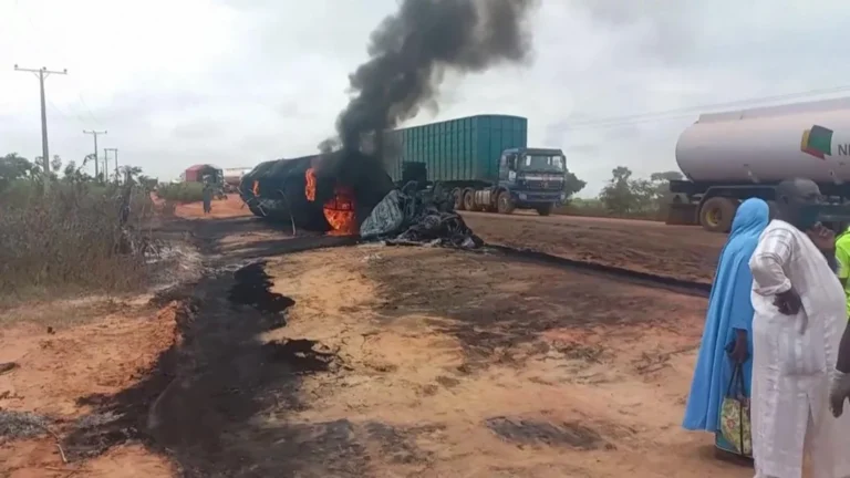 In ka badan 50 qof ayaa ku dhintay shil gawaari oo ka dhacay Nigeria