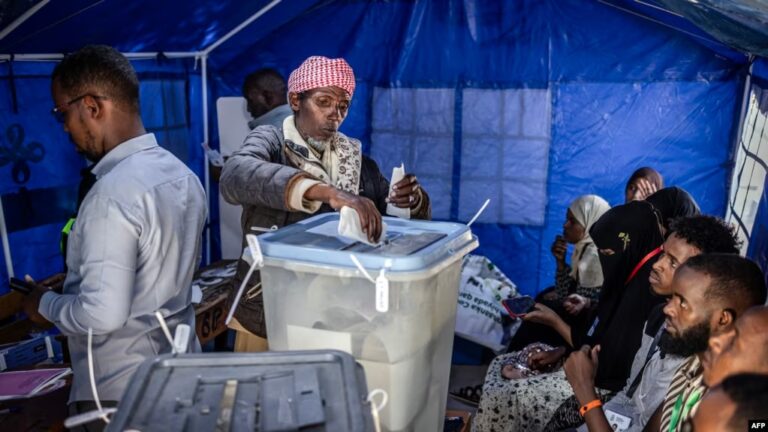 Western diplomats urge Somaliland leaders to accept election results.