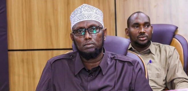 Jubbaland Minister warns airlines against flying to Raskamboni.