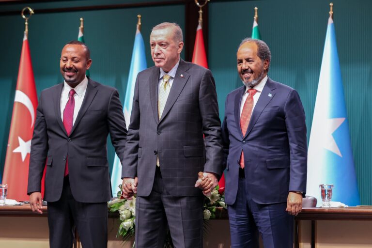 Maxaadan Ogeeyn oo Ku Jira Heshiiska Xasan Sheekh iyo Abiy ay ku gaareen Ankara?