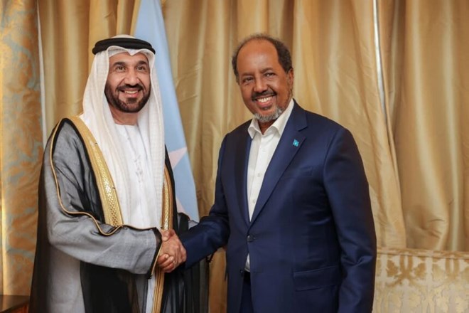 Somali President meets Arab Parliament Speaker in Cairo.