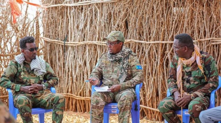 President of Somalia’s Hirshabelle State visits SNA frontline base in the Middle Shabelle region