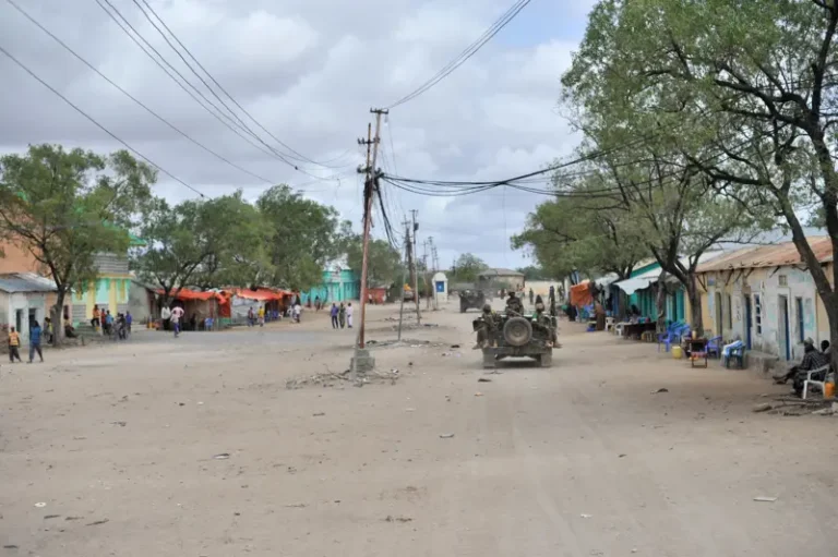 Dowladda Federaalka iyo Jubaland oo isku haya gacan ku haynta Maamulka Baardheere