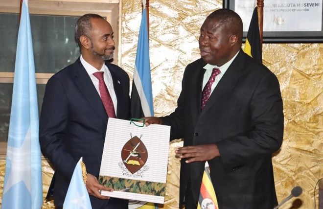 Uganda, Somalia pledge to strengthen defence ties