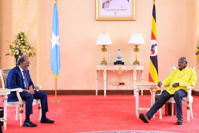 Somali President holds talks with Museveni before heading to DRC peace summit.